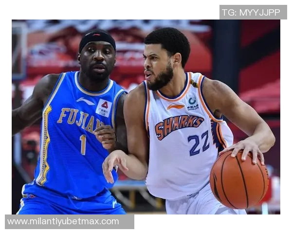 麦卡半场被调侃能否进三个球最终尝试未能成功引发队友欢笑